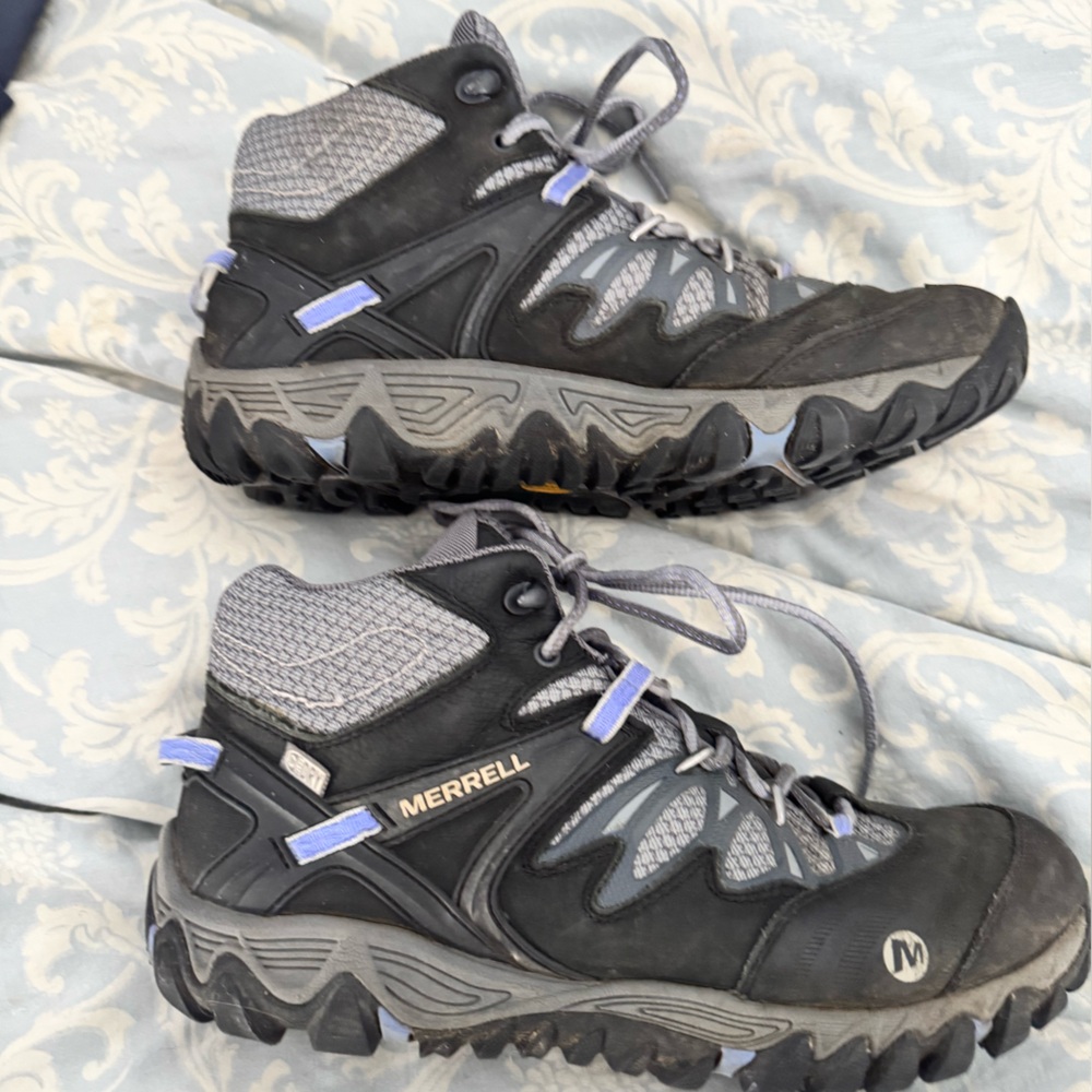 Merrell Moab Women’s size 10.5, Black and Gray Outdoor Boots